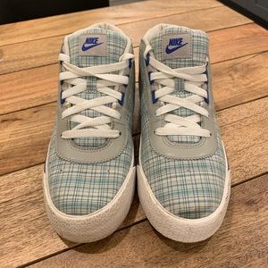 Nike women’s 8.5 high top sneakers